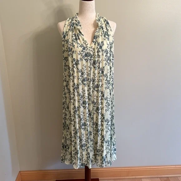 LOFT Light Yellow and Blue Floral Pleated Dress in XS/S - Picture 4 of 11